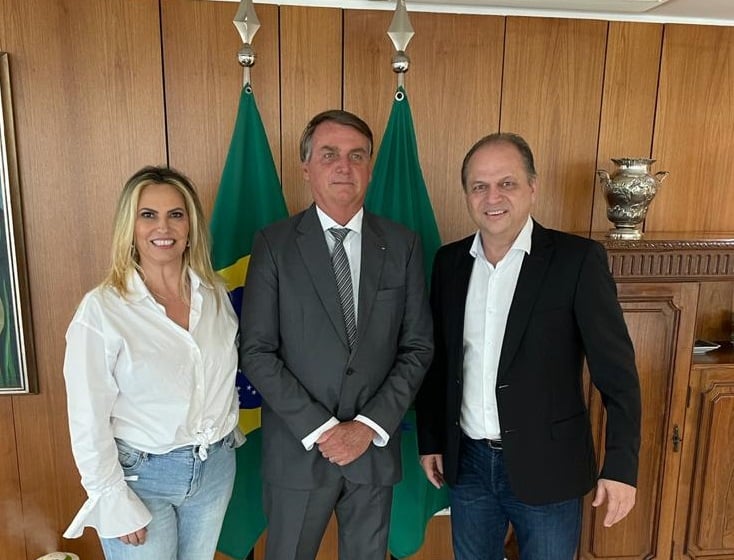 Deputado Ricardo Barros (PP-PR) e sua esposa Cida Borghetti se reúnem com o presidente da República, Jair Bolsonaro, em janeiro de 2021