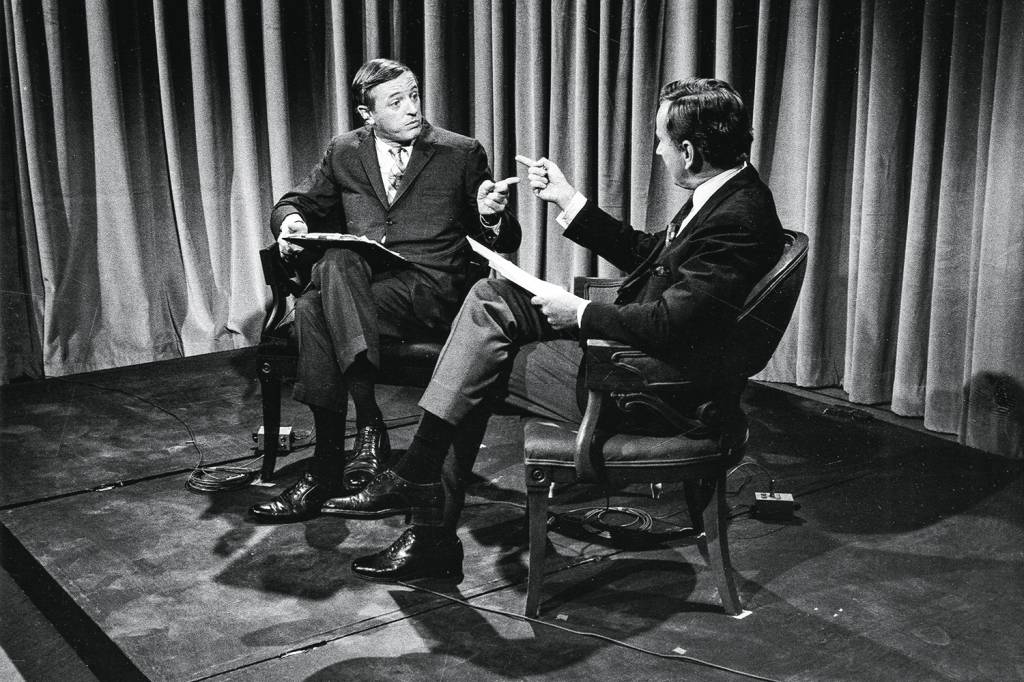 WILLIAM BUCKLEY;GORE VIDAL OUTROS TEMPOS - Vidal e Buckley (à dir.): alto nível no “debate do século XX”, com espaço para baixaria e insultos -