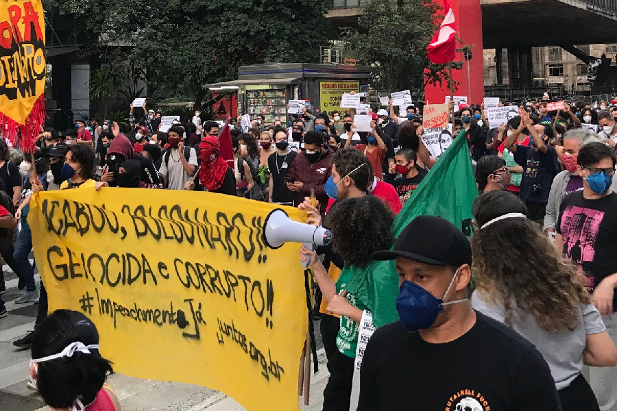 Manifestação contra Bolsonaro em frente ao MASP, em São Paulo