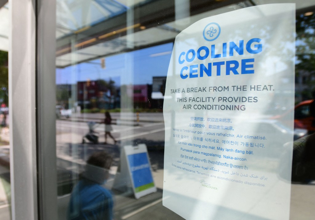 Centro comunitário oferece espaço com ar condicionado durante onda de calor em Vancouver, Colúmbia Britânica, Canadá (30/06/2021)