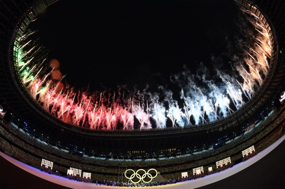 Performance durante a cerimônia de abertura dos Jogos Olímpicos de Tóquio 2020, no Estádio Olímpico -