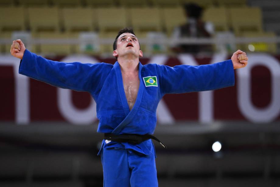 Daniel Cargnin vibra após vencer o israelense Baruch Shmailov pelo judô na categoria até 66 quilos -