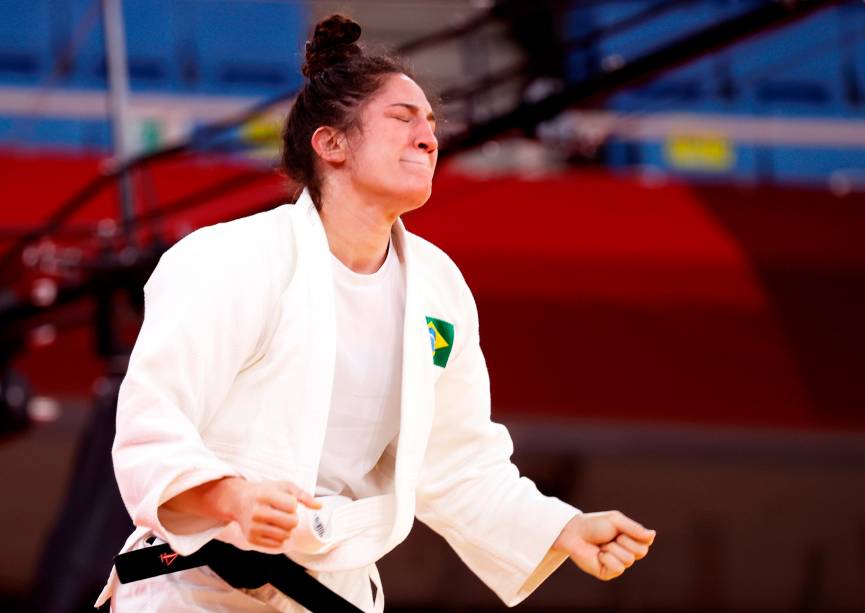 Mayra Aguiar comemora após garantir o bronze pelo judô ao vencer a sul-coreana Hyunji Yoon -