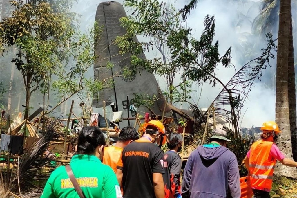 Avião militar cai nas Filipinas -