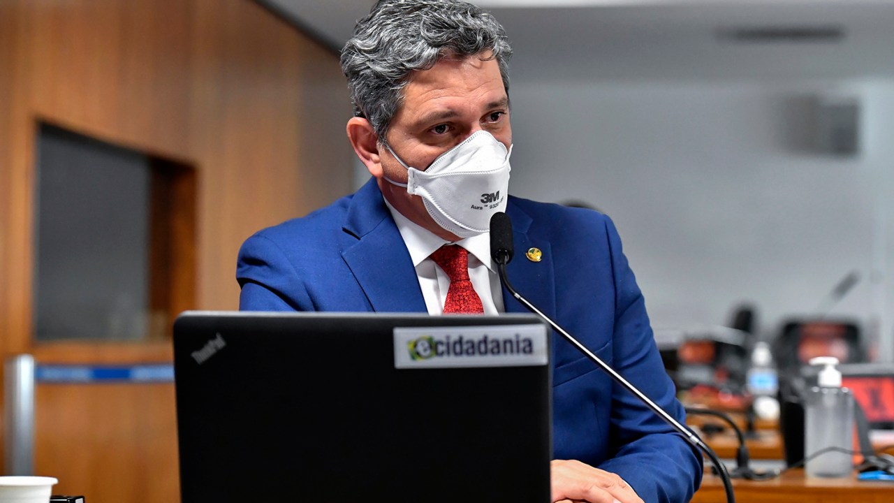 O senador Rogério entra em disputa política com "genro" de Lula