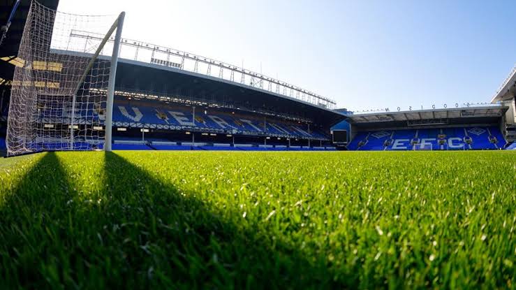 Everton iniciou a temporada com um de seus jogadores investigados pela polícia local -