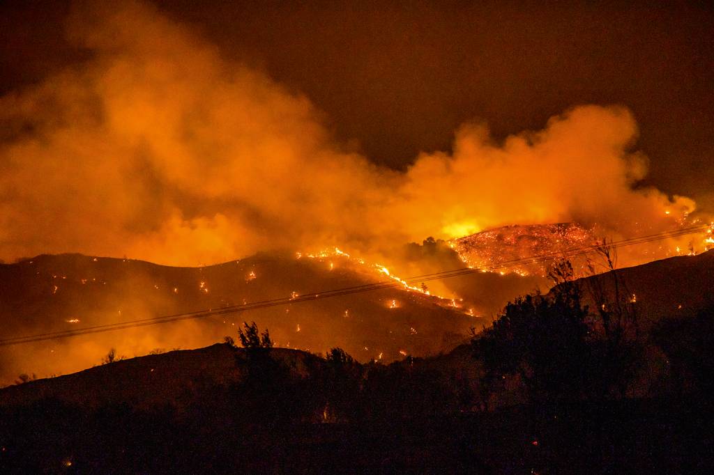 TOPSHOT-CYPRUS-WEATHER-FIRE INFERNO - Chipre: incêndio gigante varre as florestas e ameaça cidades em meio à intensa onda de calor -