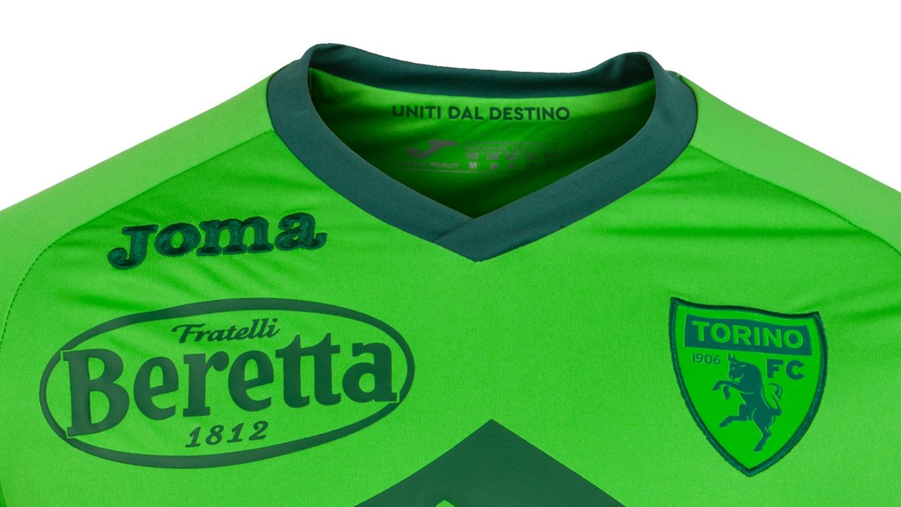 Nova camisa de goleiros do Torino homenageia a Chape -