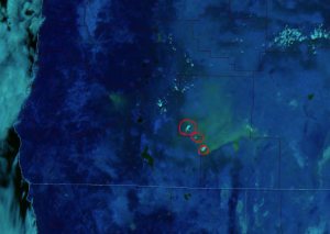Imagem de satélite monitora nuvens pirocúmulos próximas ao incêndo Bootleg, no Canadá