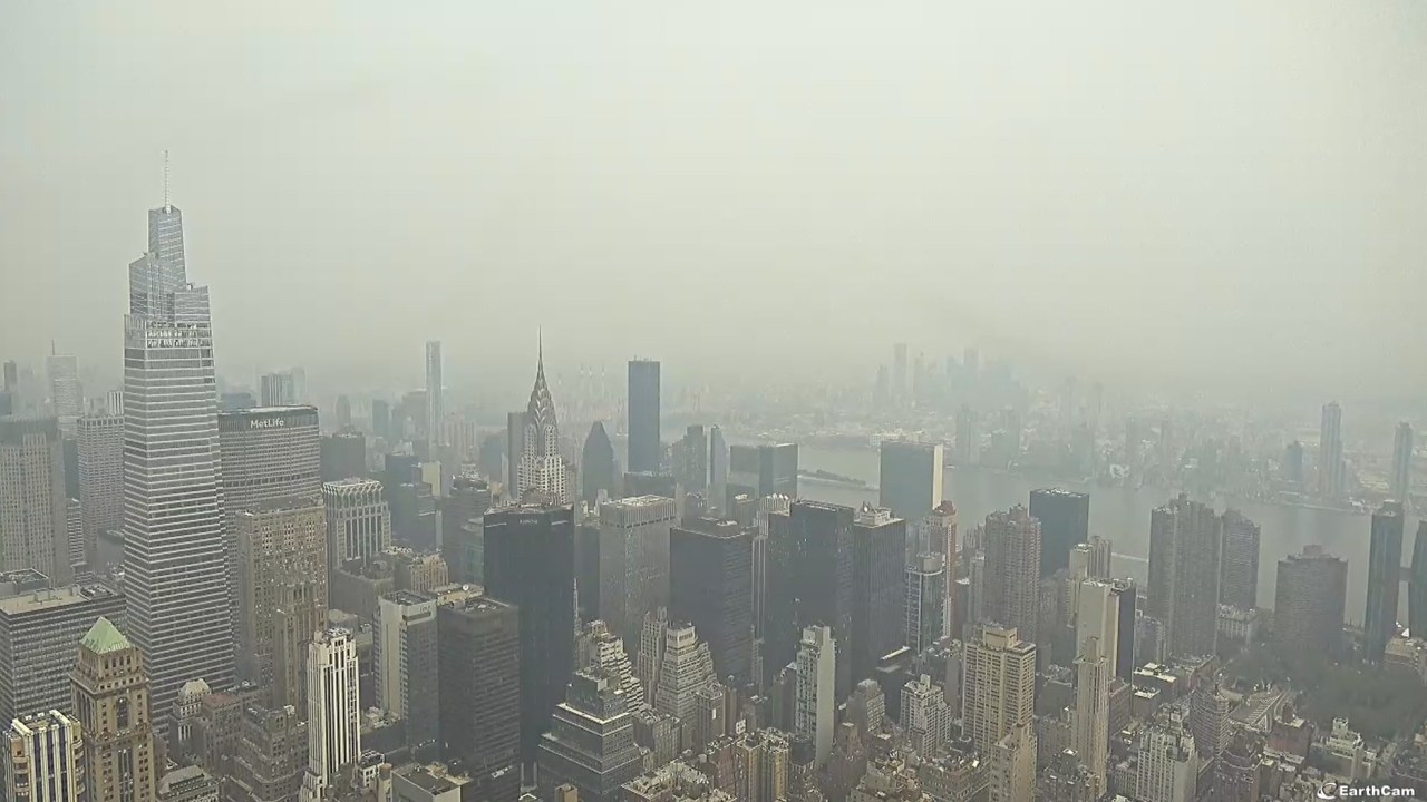A ilha de Manhattan, em Nova York, ficou encoberta pela fumaça dos incêndios florestais que devastam o Oregon