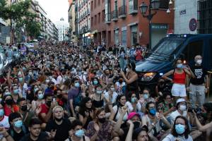 Manifestantes contra a homofobia em Madrid. 05/07/2021