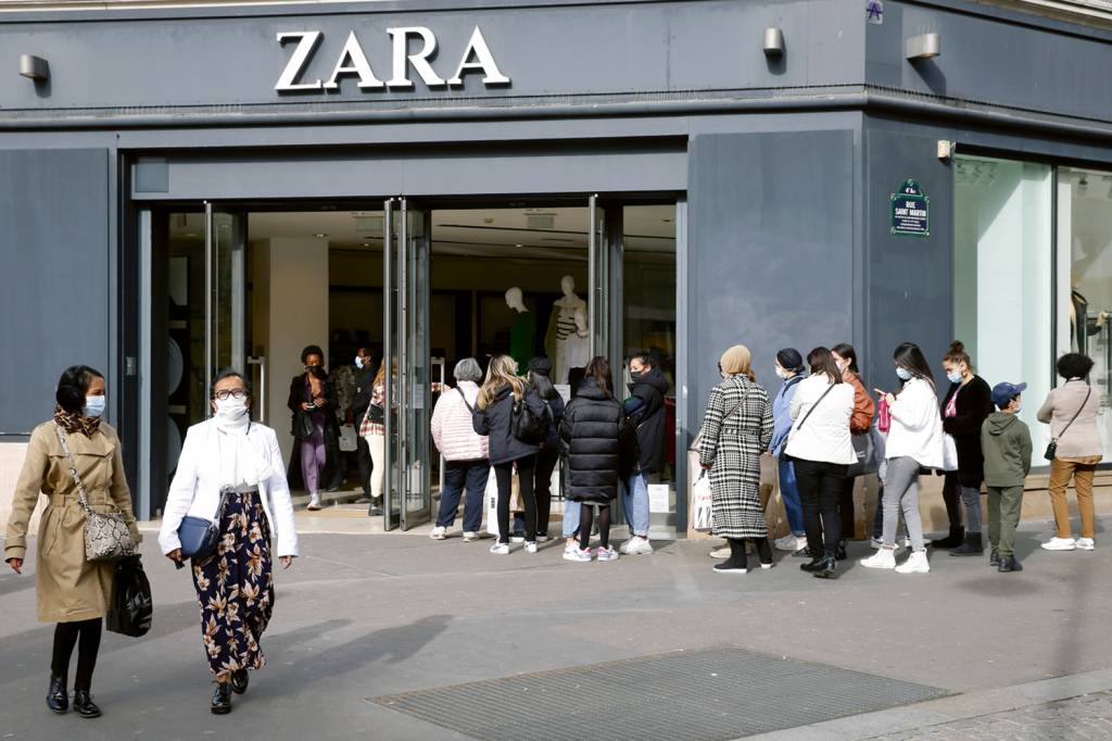 NA FILA - Unidade da Zara em Paris: a companhia foi a precursora do movimento -