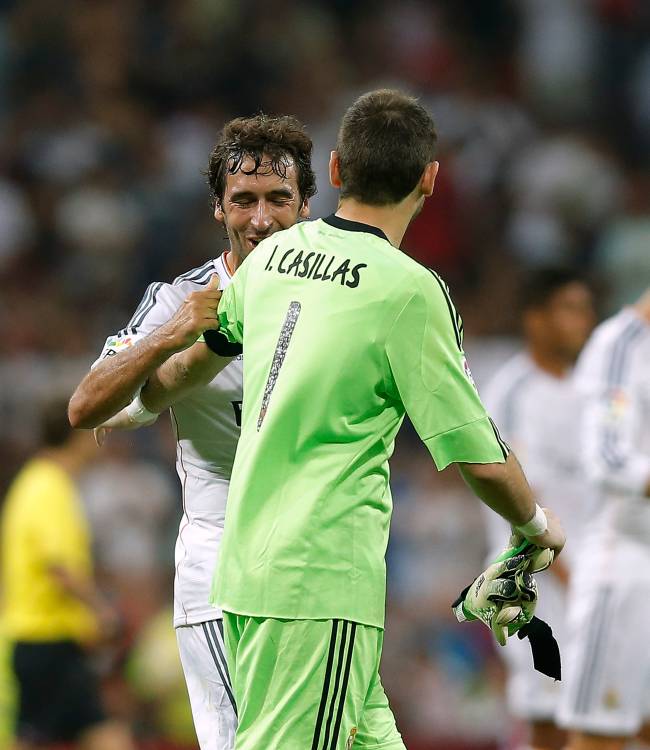 Raúl Gonzalez e Iker Casillas, dois dos maiores ídolos do Real Madrid -