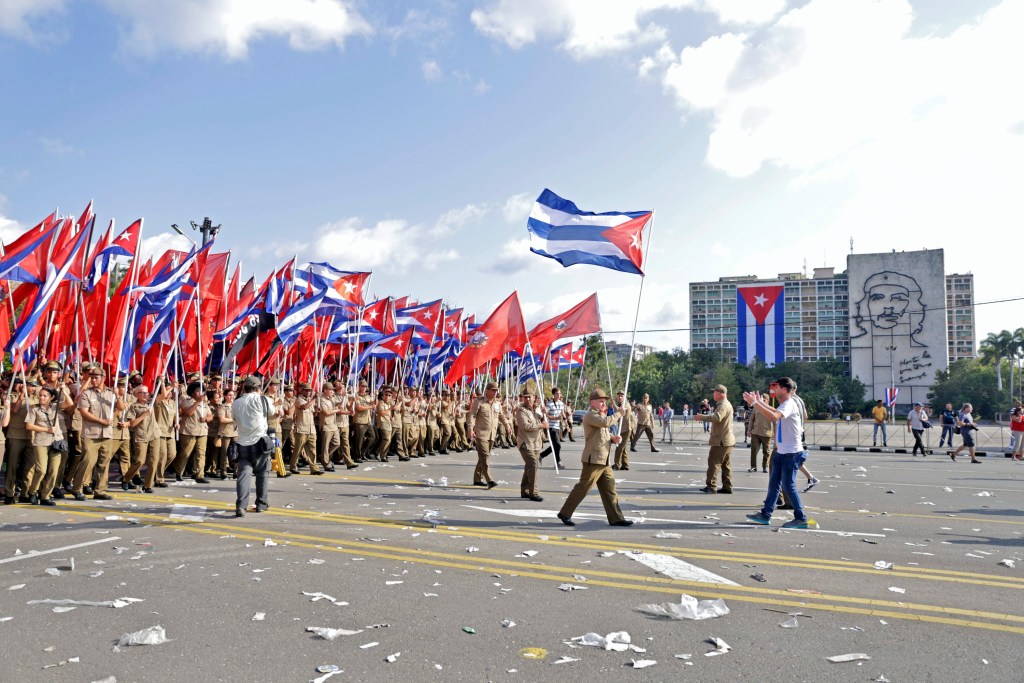 Militares cubanos durante desfile em Havana. 01/05/2018