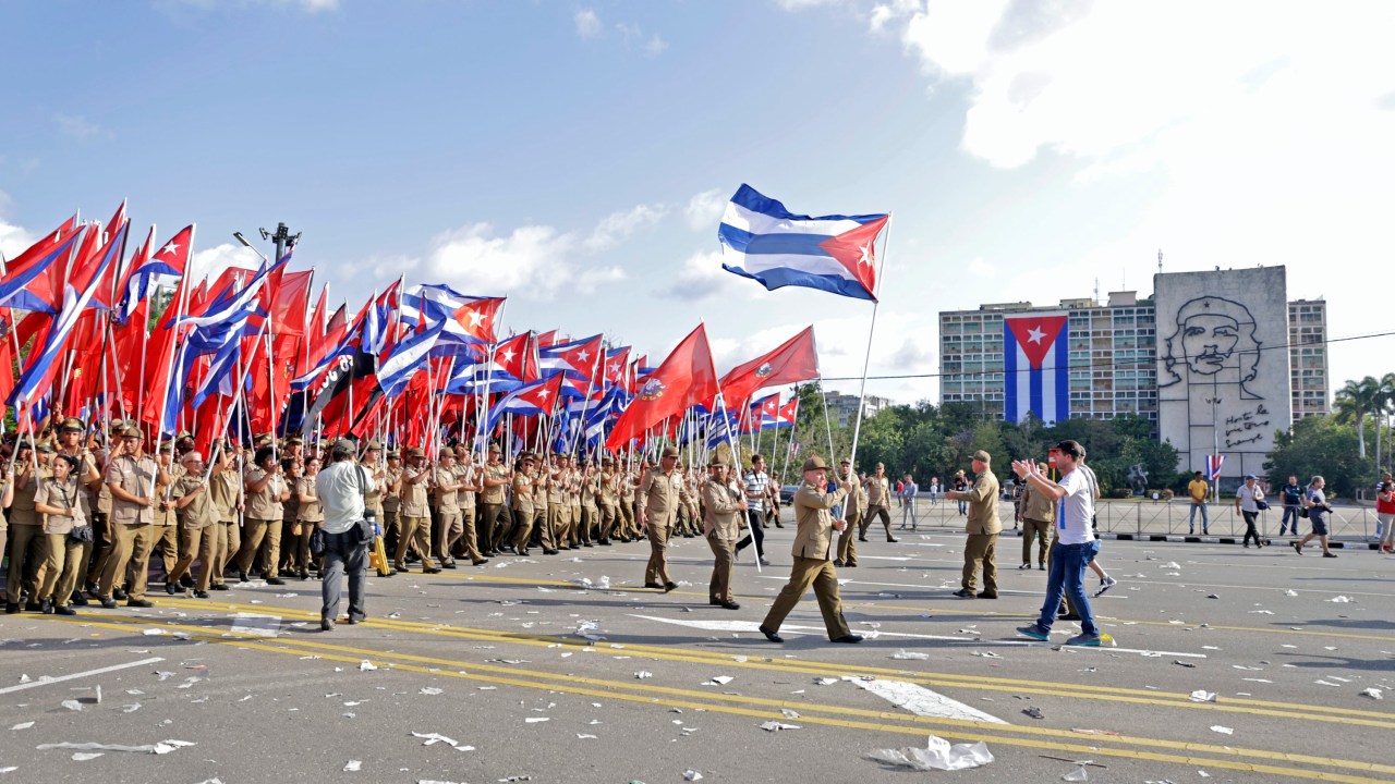 Militares cubanos durante desfile em Havana. 01/05/2018