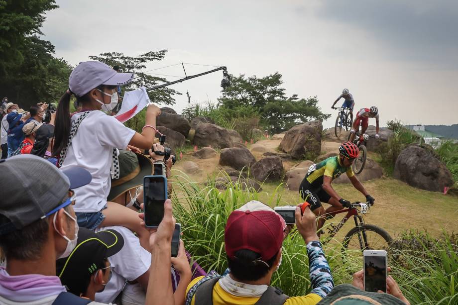 Público em prova do ciclismo MTB, no Izu MTB Course -