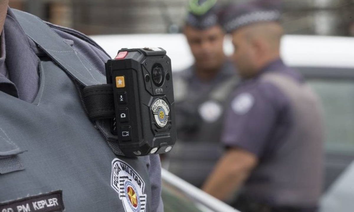 Câmera acoplada à farda da Polícia Militar de São Paulo