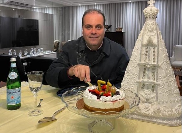 Wagner Portugal, CEO da Pró-Saúde, comemora 17 anos de sacerdócio, apesar de ter sido expulso da Igreja Católica