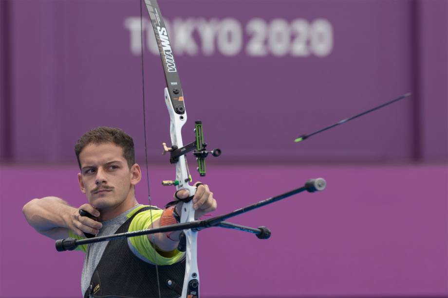 Marcos D’Almeida em ação durante prova de Tiro com Arco -