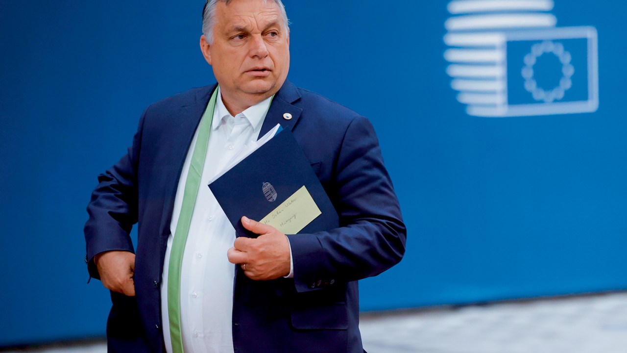 OPSOIÇÃO ZERO - Orbán: posicionamento contra homossexuais, de olho na eleição de 2022 -