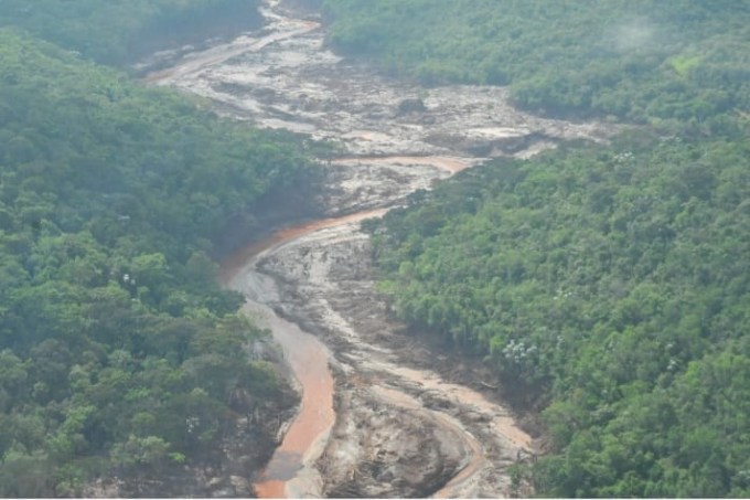 Imagem do desastre Mariana (MG). Região afetada em 2015. Imagem divulgada pela Fundação Renova antes de trabalhos de reflorestamento