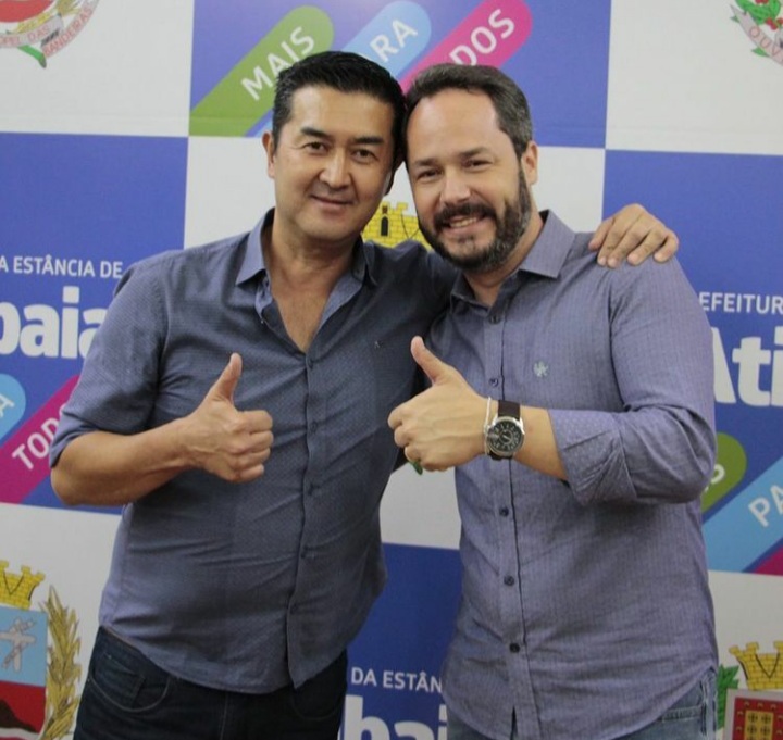 Emil Ono, prefeito de Atibaia, e Saulo Pedroso, ex-prefeito