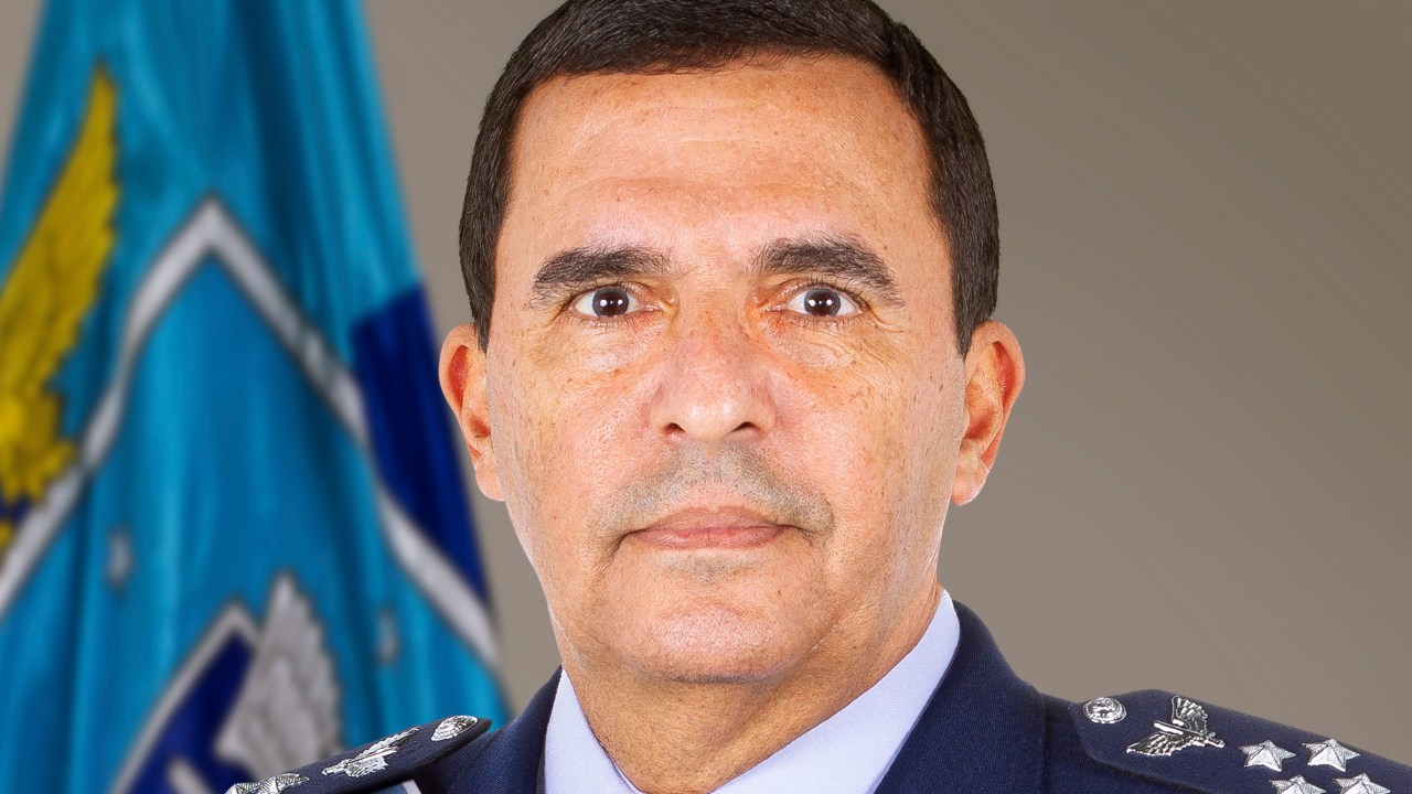 O comandante da Aeronáutica, tenente-brigadeiro do ar Carlos de Almeida Baptista Junior, em foto oficial