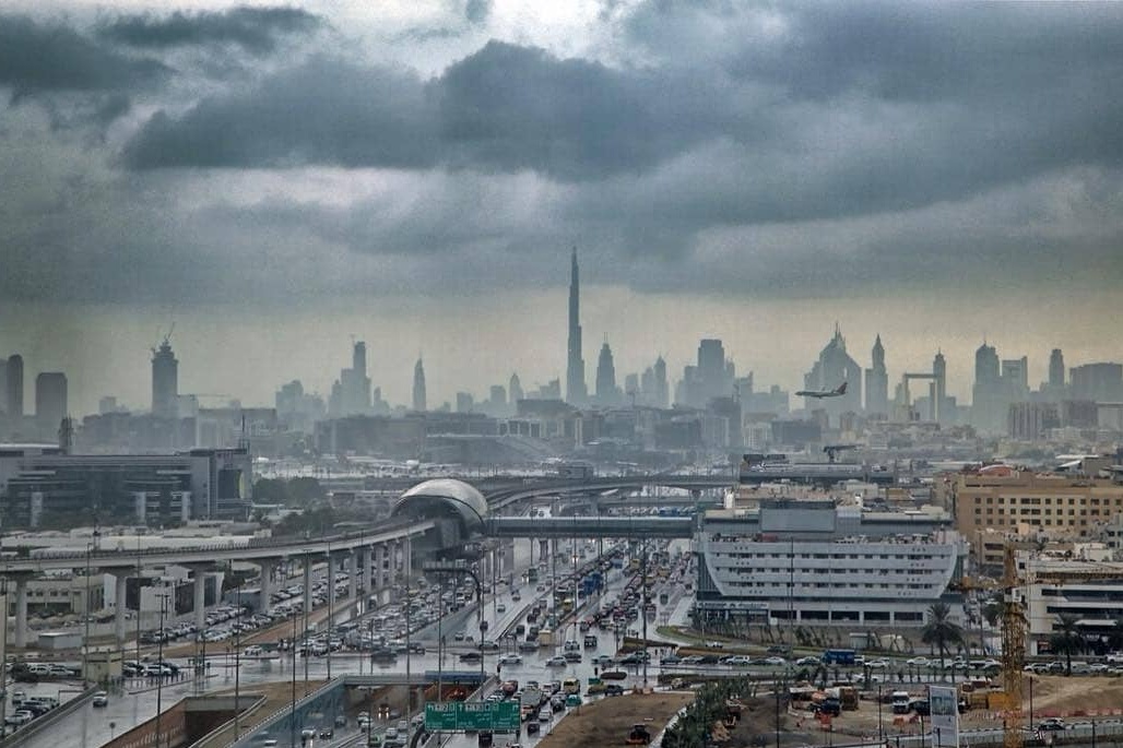 Dubai: cidade criou chuva artificial para atenuar onda de calor extremo