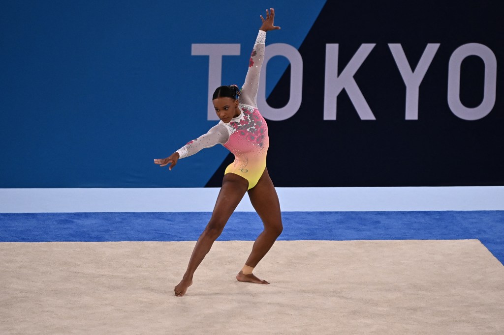 Brazil's Rebeca Andrade competes in the artistic gymnastics women's floor exercise final during the Tokyo 2020 Olympic Games at the Ariake Gymnastics Centre in Tokyo on August 2, 2021. (Photo by Lionel BONAVENTURE / AFP)