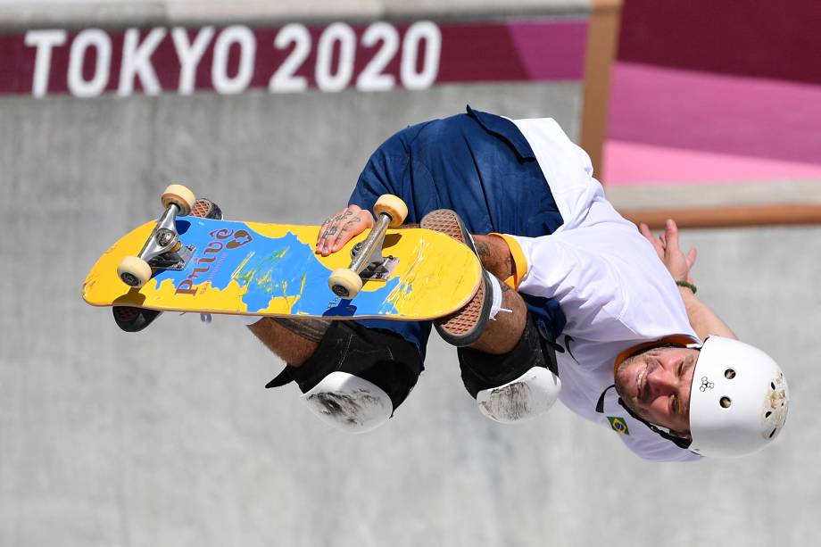 O brasileiro Pedro Barros durante sua performance no skate na modalidade park -