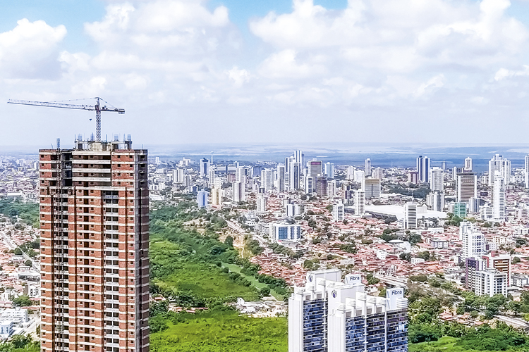 EFEITO POSITIVO - Obra em São Paulo: a perspectiva de novas altas nos juros pode acelerar as vendas -