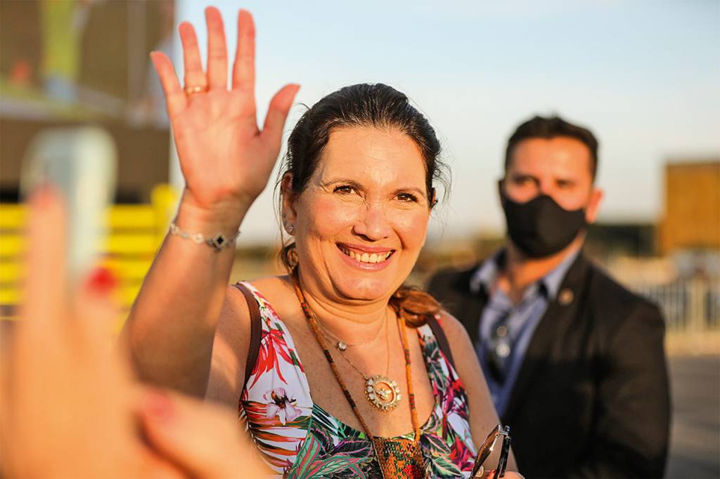 Bolsonaro Marcha da Família Cristã pela Liberdade NO DISTRITO FEDERAL - Bia Kicis, a radical: “Nada está fora de cogitação” -