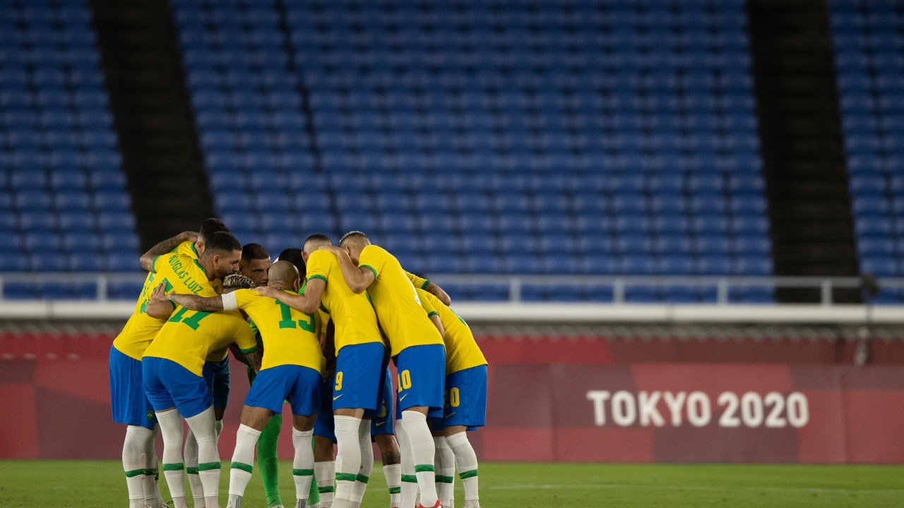 Seleção brasileira reunida antes do início da partida -