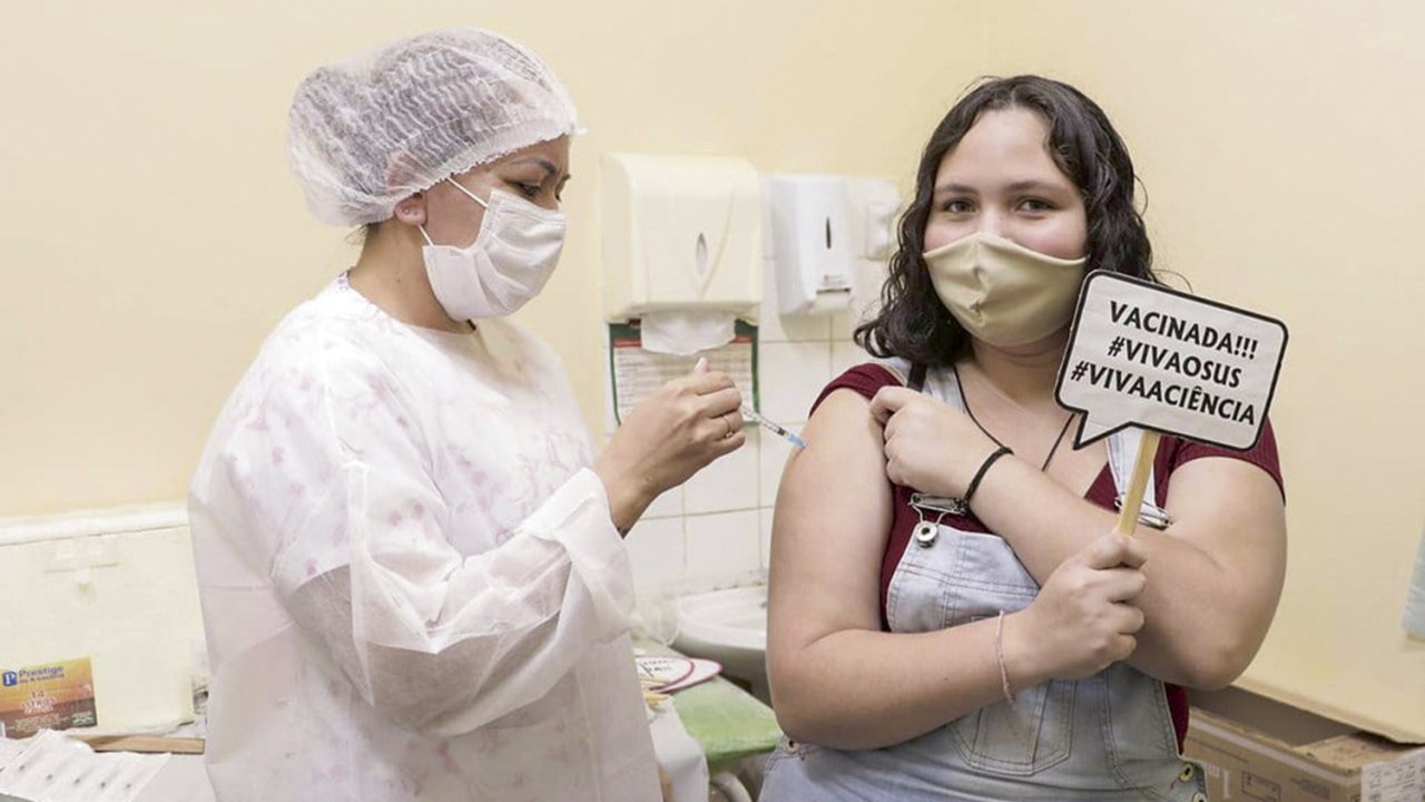 EU QUERO É ME VACINAR - Festa adolescente em SP: virada de vacinação -