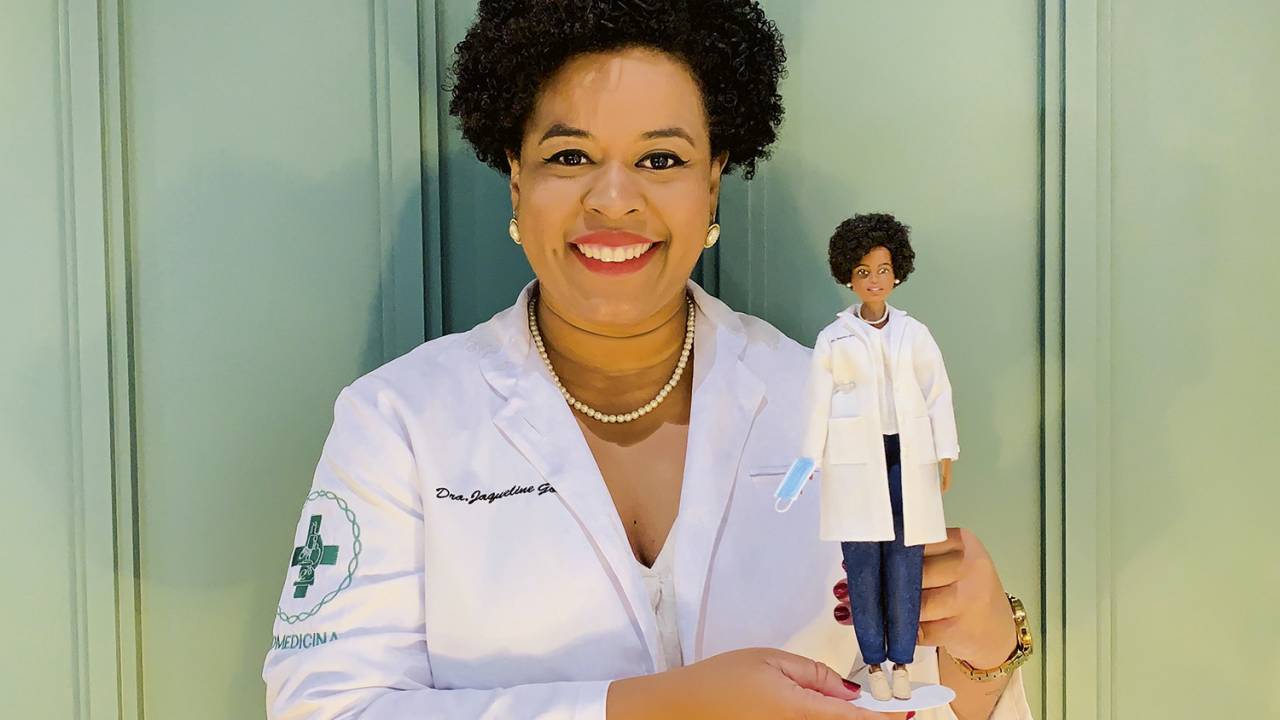 REFERÊNCIA - A brasileira Jaqueline de Jesus: ela ajudou a sequenciar o genoma do novo coronavírus -