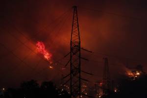 As chamas destruíram uma central elétrica na cidade de Mugla, na Turquia