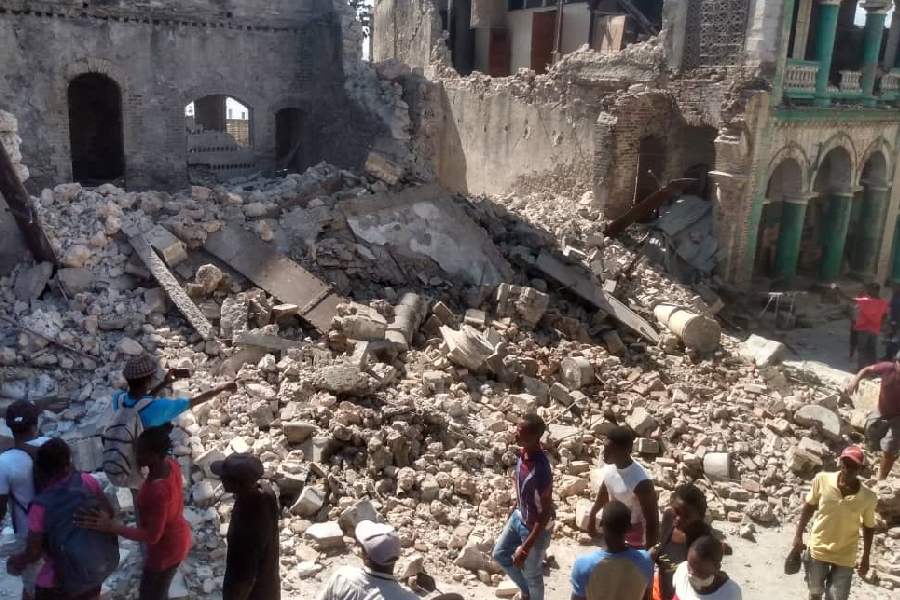 Haiti: Imagens que circulam em redes sociais mostram prédios, fachadas e marquises caídas em partes do país