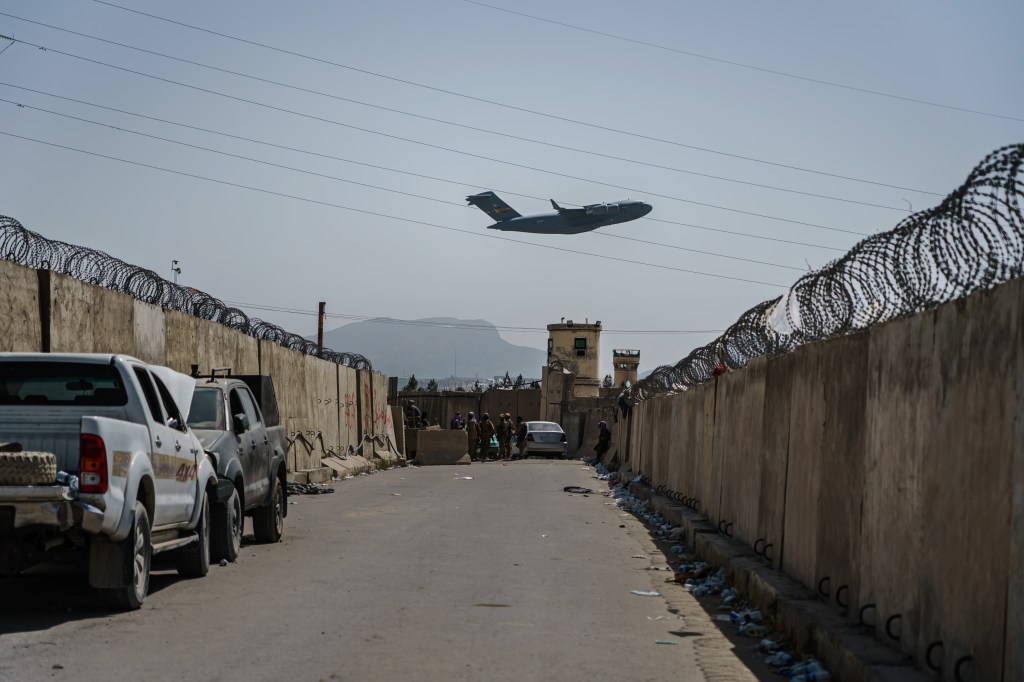 Aeroporto de Cabul: operações de retirada de militares e civis segue a todo vapor - 29/08/2021