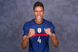 Varane reforça a defesa do United -