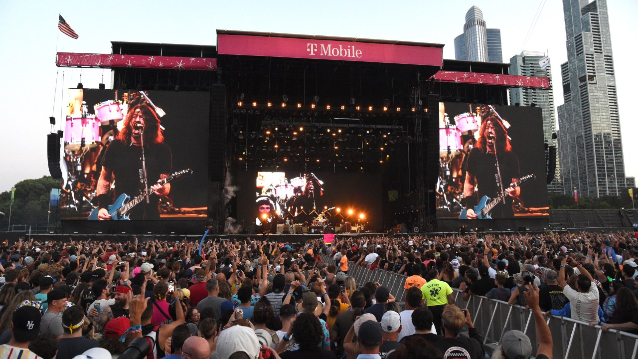 CHICAGO, ILLINOIS - AUGUST 01: Foo Fighters perform on stage during Lollapalooza 2021 at Grant Park on August 01, 2021 in Chicago, Illinois. (Photo by Kevin Mazur/Getty Images)