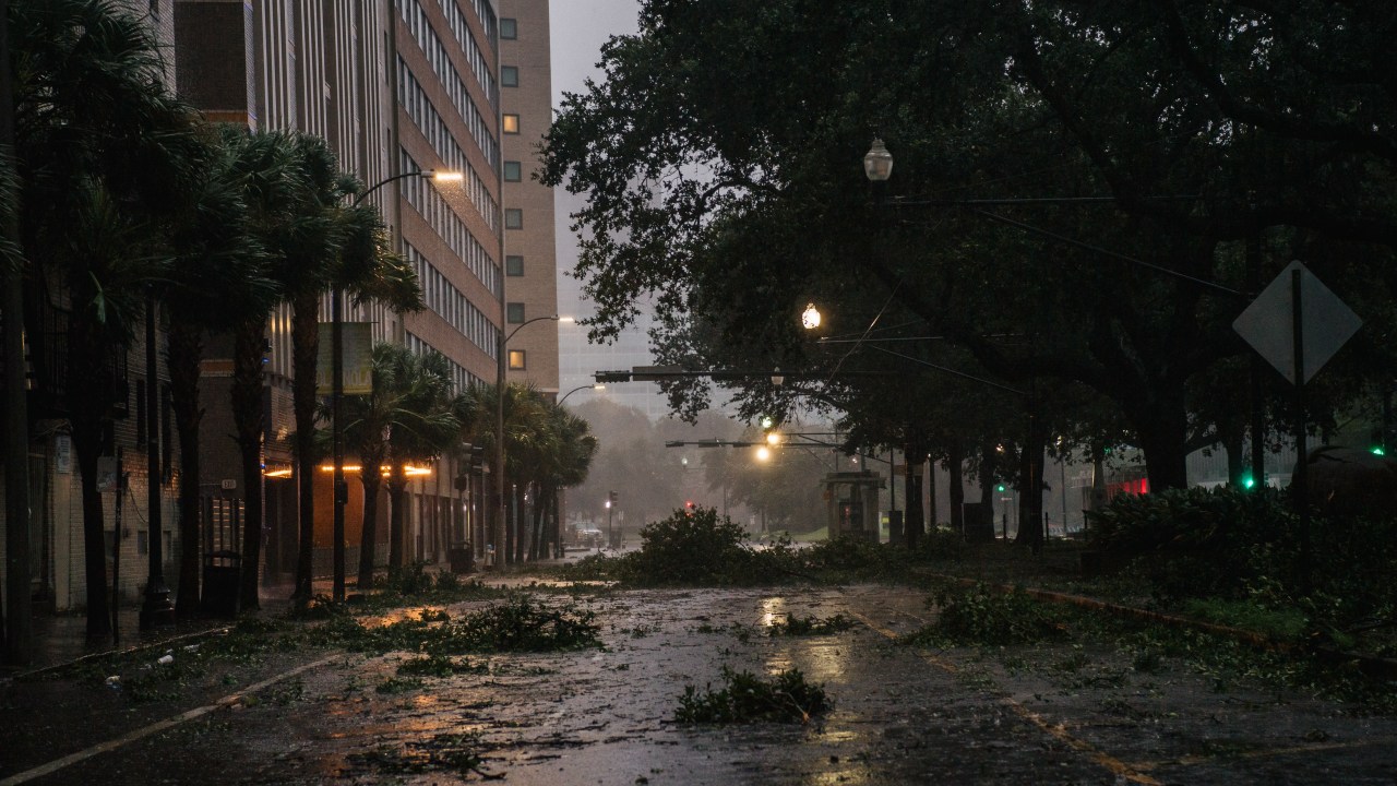 Passagem do furacão Ida pela Louisiana: tempestade inundou casas, arrancou telhados, fechou estradas e danificou hospitais - 29/08/2021