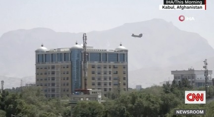 Helicópteros militares dos Estados Unidos realizaram uma evacuação completa da embaixada