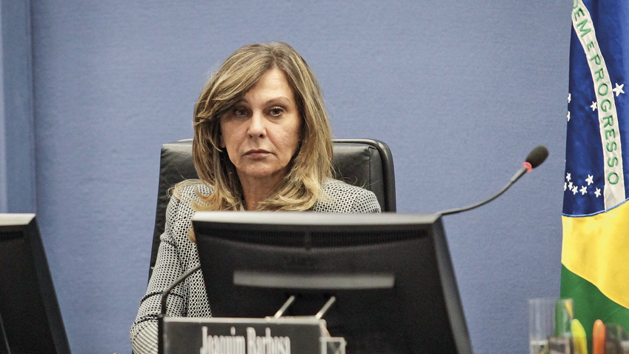 FAVORITA - Lindora Araújo: subprocuradora-geral é cotada para substituir Aras caso ele consiga virar ministro do STF -