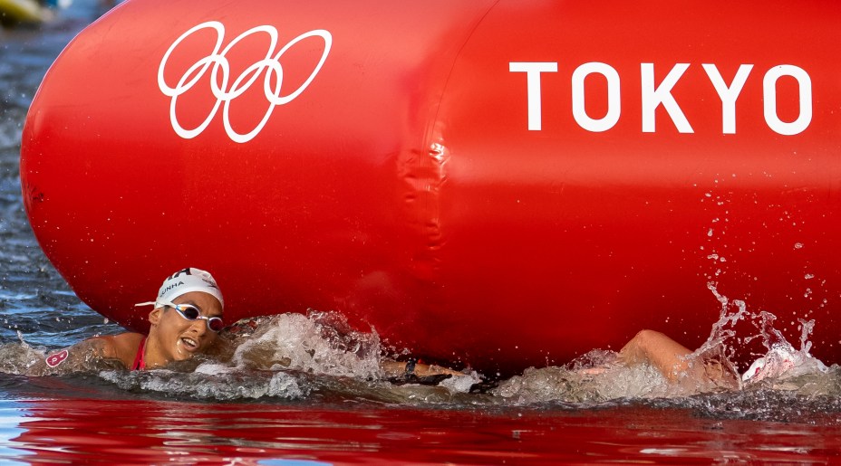 Ana Marcela na disputa da prova dos 10 km na maratona aquática dos Jogos Olímpicos de Tóquio -