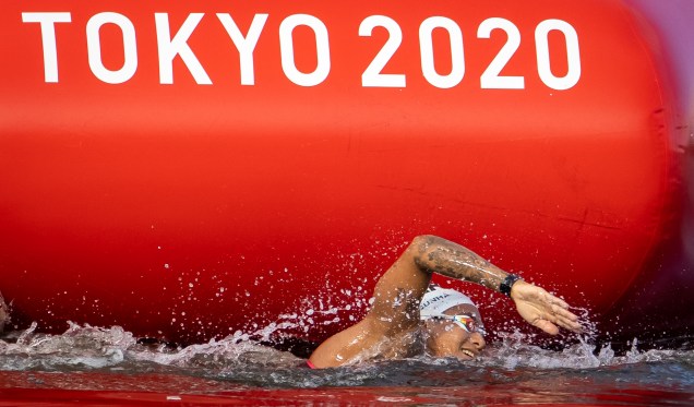 Ana Marcela na disputa da prova dos 10 km na maratona aquática dos Jogos Olímpicos de Tóquio