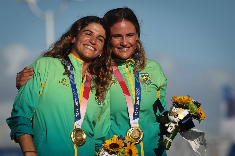 Martine Grael e Kahena Kunze conquistam o ouro na classe 49er FX da vela -