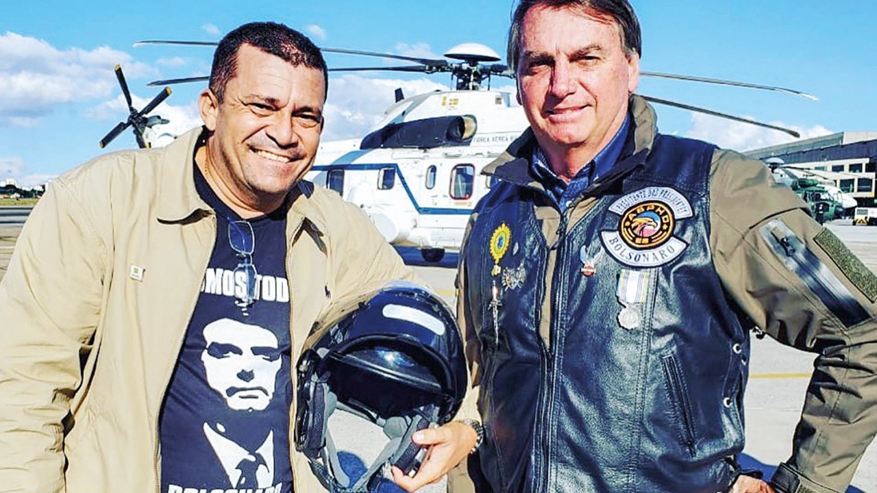 SEMPRE JUNTOS - Sargento Max: com Bolsonaro em passeios de moto -