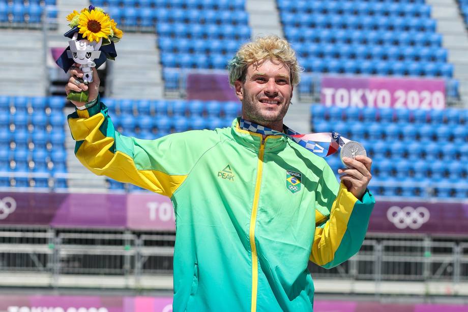 Pedro Barros, do Brasil, ganha a prata no skate -