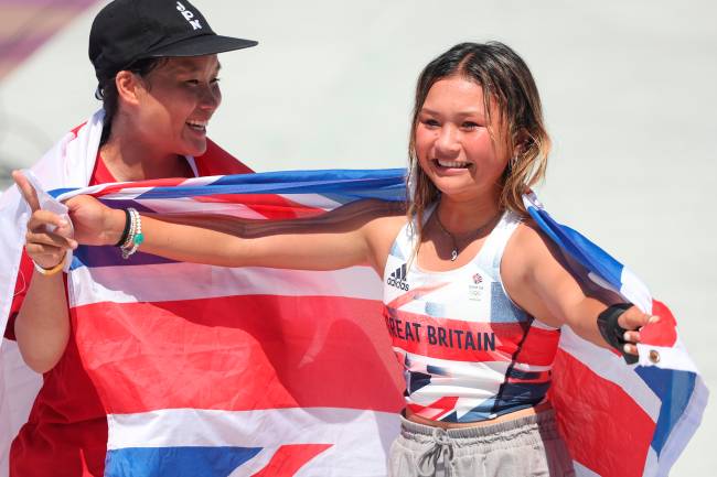 Campeã Sakura Yosozumi comemora com Brown