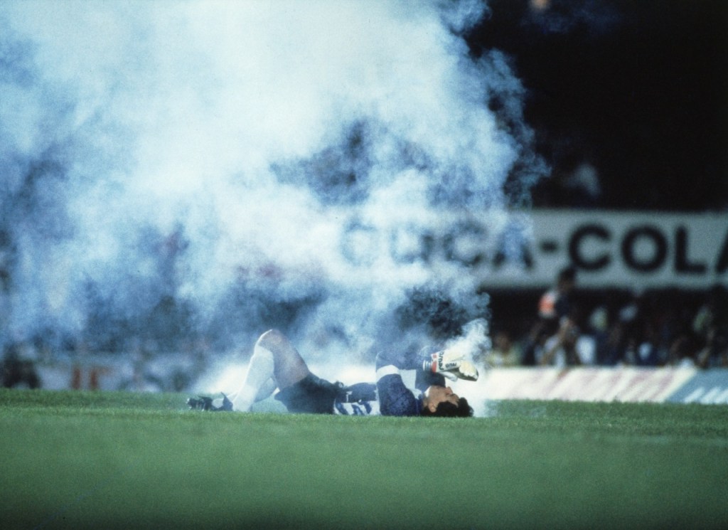 Junior, Gilmar e Gaúcho e mais o restante de jogadores do time do Flamengo comemorando a conquista do Campeonato Carioca de 1991 -